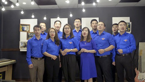 Hát vang bài ca ‘Thanh niên Việt Nam tiến bước’ - Ảnh 1. Hát vang bài ca ‘Thanh niên Việt Nam tiến bước’ - Ảnh 1.