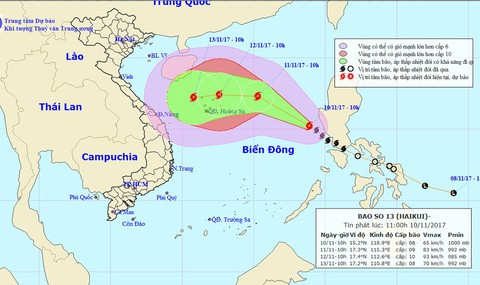 Dự báo bão số 13 sẽ vào miền Trung trong 4 ngày tới - Ảnh 1. Dự báo bão số 13 sẽ vào miền Trung trong 4 ngày tới - Ảnh 1.