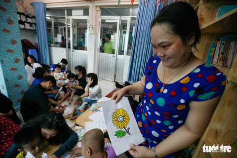 Bệnh nhi ung thư vẽ tranh tham gia Ngày hội Hoa hướng dương - Ảnh 15. Bệnh nhi ung thư vẽ tranh tham gia Ngày hội Hoa hướng dương - Ảnh 15.