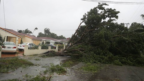 Bão Irma trút cơn thịnh nộ xuống Florida - Ảnh 1. Bão Irma trút cơn thịnh nộ xuống Florida - Ảnh 1.