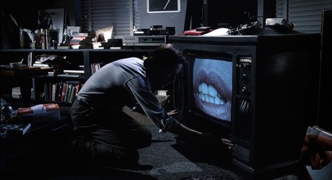 Xem tuyệt phẩm của dòng phim kinh dị đương đại: Videodrome - Ảnh 6. Xem tuyệt phẩm của dòng phim kinh dị đương đại: Videodrome - Ảnh 6.