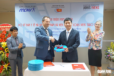 Việt Nam nhận phim quý về Bác và kháng chiến chống Mỹ - Ảnh 1. Việt Nam nhận phim quý về Bác và kháng chiến chống Mỹ - Ảnh 1.