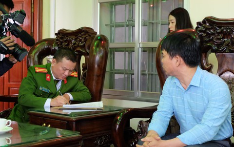 Bị bắt quả tang xả thải trộm, doanh nghiệp xin rút kinh nghiệm - Ảnh 3. Bị bắt quả tang xả thải trộm, doanh nghiệp xin rút kinh nghiệm - Ảnh 3.