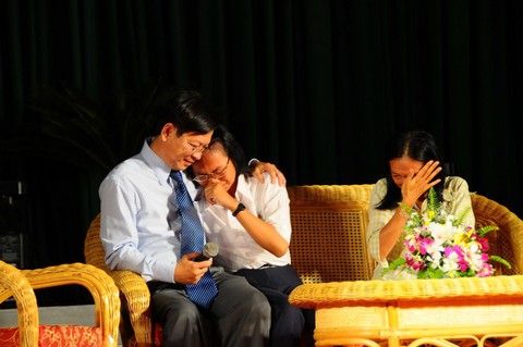 Người thầy của các thế hệ học sinh trường chuyên Lý Tự Trọng - Ảnh 1. Người thầy của các thế hệ học sinh trường chuyên Lý Tự Trọng - Ảnh 1.