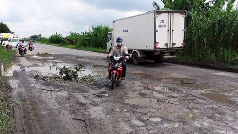 Tiền cất ngân hàng, công trình đói vốn - Ảnh 8. Tiền cất ngân hàng, công trình đói vốn - Ảnh 8.