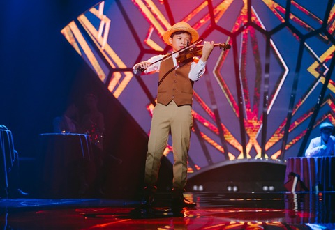 Thần đồng âm nhạc: nghệ sĩ giải Grammy lần đầu chơi nhạc Trịnh - Ảnh 13. Thần đồng âm nhạc: nghệ sĩ giải Grammy lần đầu chơi nhạc Trịnh - Ảnh 13.