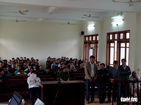 Vụ án thủy điện Đăk Drinh: 183 người vắng mặt không lý do - Ảnh 2. Vụ án thủy điện Đăk Drinh: 183 người vắng mặt không lý do - Ảnh 2.