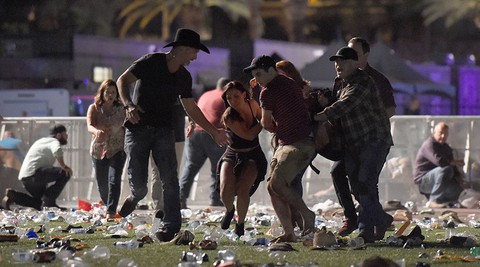 Nổ súng tại Las Vegas, ít nhất 20 người chết - Ảnh 2. Nổ súng tại Las Vegas, ít nhất 20 người chết - Ảnh 2.