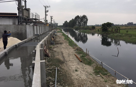 Bắt quả tang doanh nghiệp xả thải trộm ra môi trường - Ảnh 5. Bắt quả tang doanh nghiệp xả thải trộm ra môi trường - Ảnh 5.