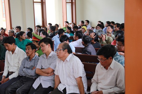 Đề nghị các bị cáo vụ án thủy điện Đăk Drinh từ 3-8 năm tù - Ảnh 1. Đề nghị các bị cáo vụ án thủy điện Đăk Drinh từ 3-8 năm tù - Ảnh 1.