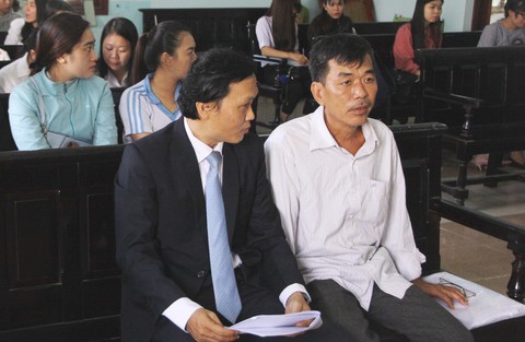 Hoãn xử, giám định lại sức khỏe bệnh nhân bị cắt nhầm 2 thận - Ảnh 1. Hoãn xử, giám định lại sức khỏe bệnh nhân bị cắt nhầm 2 thận - Ảnh 1.