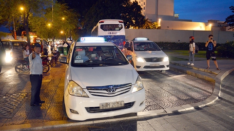 Bị dọa xử đẹp, ông Đoàn Ngọc Hải vẫn xuống đường - Ảnh 2. Bị dọa xử đẹp, ông Đoàn Ngọc Hải vẫn xuống đường - Ảnh 2.