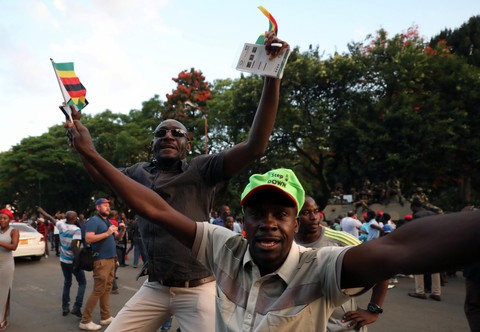 Zimbabwe vỡ òa trong niềm vui - Ảnh 7. Zimbabwe vỡ òa trong niềm vui - Ảnh 7.