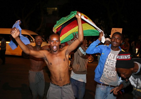 Cả châu Phi đều muốn Mugabe ra đi - Ảnh 4. Cả châu Phi đều muốn Mugabe ra đi - Ảnh 4.
