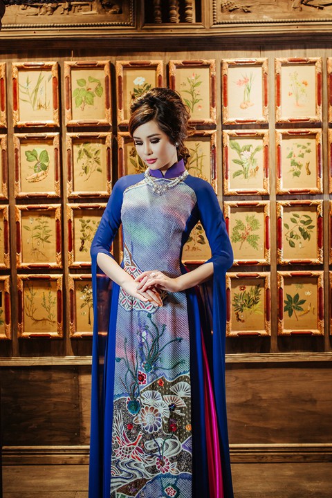 Lê Âu Ngân Anh làm người mẫu áo dài mới của Võ Việt Chung - Ảnh 7. Lê Âu Ngân Anh làm người mẫu áo dài mới của Võ Việt Chung - Ảnh 7.