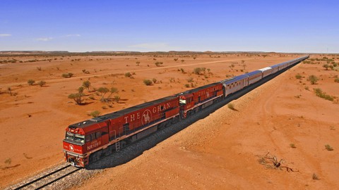 Ôm cả Australia vào lòng trên con tàu dài bất tận - Ảnh 1. Ôm cả Australia vào lòng trên con tàu dài bất tận - Ảnh 1.