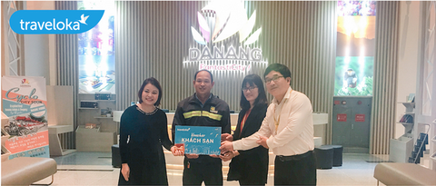 Gia đình gấu mập dễ thương làm xôn xao sân bay Đà Nẵng - Ảnh 7. Gia đình gấu mập dễ thương làm xôn xao sân bay Đà Nẵng - Ảnh 7.