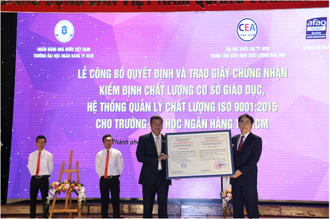 Đại học Ngân hàng TP.HCM đạt tiêu chuẩn chất lượng giáo dục - Ảnh 1. Đại học Ngân hàng TP.HCM đạt tiêu chuẩn chất lượng giáo dục - Ảnh 1.