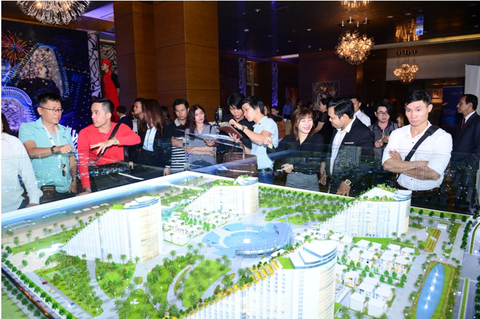 Gần 500 khách hàng TP.HCM tham dự lễ ra mắt The Arena - Ảnh 4. Gần 500 khách hàng TP.HCM tham dự lễ ra mắt The Arena - Ảnh 4.
