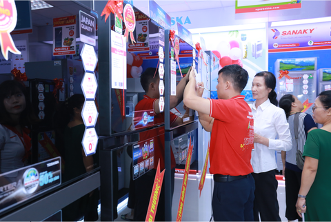Thị trường điện máy sôi động mùa mua sắm lớn nhất năm - Ảnh 2. Thị trường điện máy sôi động mùa mua sắm lớn nhất năm - Ảnh 2.