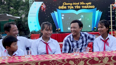 Mãi là Điểm tựa yêu thương của học sinh - Ảnh 1. Mãi là Điểm tựa yêu thương của học sinh - Ảnh 1.