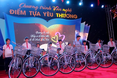 Mãi là Điểm tựa yêu thương của học sinh - Ảnh 2. Mãi là Điểm tựa yêu thương của học sinh - Ảnh 2.