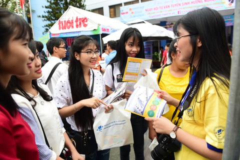 ‘Thời điểm vàng’ để học sinh giải tỏa thắc mắc về kỳ thi THPT quốc gia - Ảnh 17. ‘Thời điểm vàng’ để học sinh giải tỏa thắc mắc về kỳ thi THPT quốc gia - Ảnh 17.
