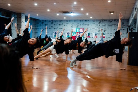 Góc khuất nghề vũ công - Cay nồng mùi thuốc giảm đau - Ảnh 3. Góc khuất nghề vũ công - Cay nồng mùi thuốc giảm đau - Ảnh 3.