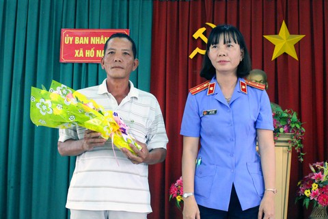 Xin lỗi công khai người bị khởi tố oan sai, bắt tạm giam hơn 4 tháng - Ảnh 1. Xin lỗi công khai người bị khởi tố oan sai, bắt tạm giam hơn 4 tháng - Ảnh 1.