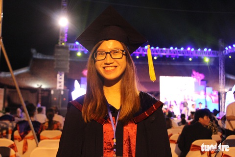 Hai bóng hồng thủ khoa kép đại học năm 2018 - Ảnh 3. Hai bóng hồng thủ khoa kép đại học năm 2018 - Ảnh 3.
