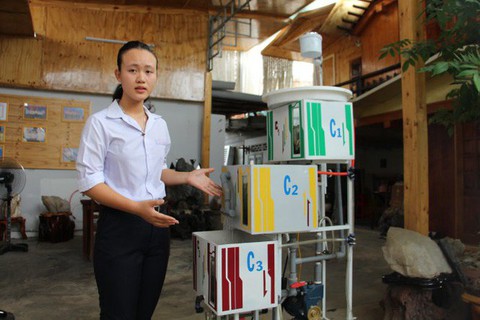 Cô học trò biến nước nhiễm phèn thành nước sạch - Ảnh 1. Cô học trò biến nước nhiễm phèn thành nước sạch - Ảnh 1.