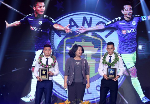Nguyễn Quang Hải là cầu thủ trẻ xuất sắc nhất V-League 2018 - Ảnh 1. Nguyễn Quang Hải là cầu thủ trẻ xuất sắc nhất V-League 2018 - Ảnh 1.