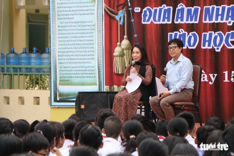 Giới thiệu cải lương - vọng cổ đến học sinh - Ảnh 1. Giới thiệu cải lương - vọng cổ đến học sinh - Ảnh 1.