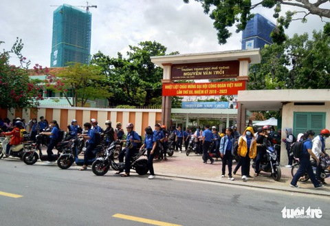 Rối với chuyện đòi chuyển trường - Ảnh 1. Rối với chuyện đòi chuyển trường - Ảnh 1.