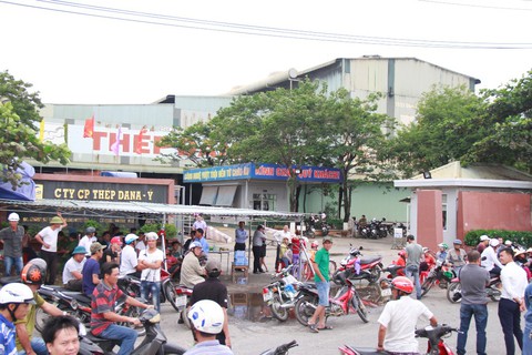 Đà Nẵng: Đau đầu với hai nhà máy thép - Ảnh 1. Đà Nẵng: Đau đầu với hai nhà máy thép - Ảnh 1.