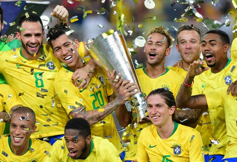 Không Messi, Argentina thua sát nút Brazil - Ảnh 1. Không Messi, Argentina thua sát nút Brazil - Ảnh 1.