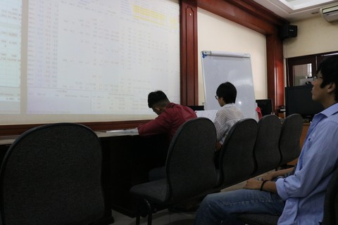 Sau bão lửa, chứng khoán tăng thêm phiên thứ hai liên tiếp - Ảnh 1. Sau bão lửa, chứng khoán tăng thêm phiên thứ hai liên tiếp - Ảnh 1.