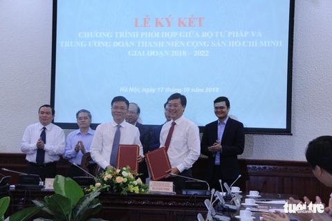 Phát huy vai trò của thanh niên trong xây dựng, phổ biến pháp luật - Ảnh 1.
