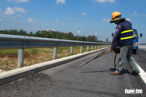 Cao tốc Đà Nẵng - Quảng Ngãi được sửa xong - Ảnh 7. Cao tốc Đà Nẵng - Quảng Ngãi được sửa xong - Ảnh 7.