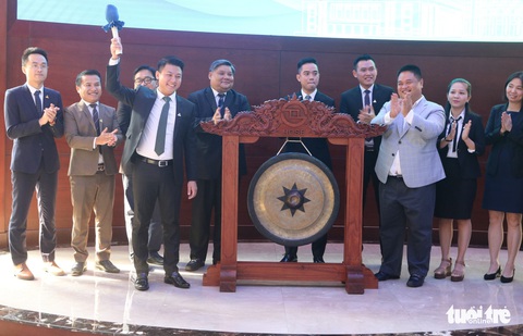Đại gia bất động sản rủ nhau lên sàn chứng khoán tìm vốn - Ảnh 1. Đại gia bất động sản rủ nhau lên sàn chứng khoán tìm vốn - Ảnh 1.