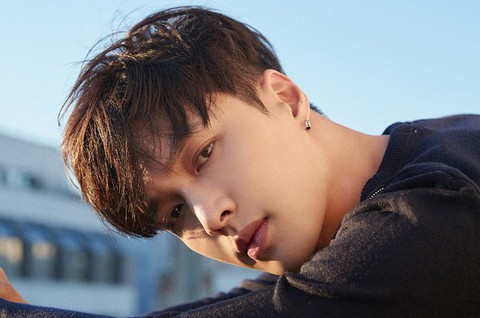 MV mới của EXO Lay bị fan Việt tẩy chay vì avatar đường lưỡi bò - Ảnh 2. MV mới của EXO Lay bị fan Việt tẩy chay vì avatar đường lưỡi bò - Ảnh 2.
