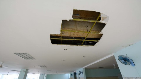 Bệnh viện 500 tỉ chưa dùng đã hư - Ảnh 1. Bệnh viện 500 tỉ chưa dùng đã hư - Ảnh 1.
