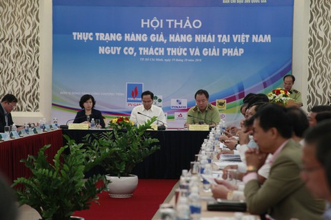 Quản lý thị trường cũng đau đầu với hàng gian, hàng giả - Ảnh 2. Quản lý thị trường cũng đau đầu với hàng gian, hàng giả - Ảnh 2.