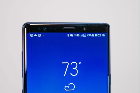 Samsung thử nghiệm smartphone có camera selfie nằm dưới màn hình - Ảnh 1. Samsung thử nghiệm smartphone có camera selfie nằm dưới màn hình - Ảnh 1.