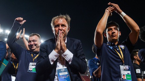 AFF Suzuki Cup 2018: Chấp người, tuyển Thái Lan vẫn rất mạnh - Ảnh 1. AFF Suzuki Cup 2018: Chấp người, tuyển Thái Lan vẫn rất mạnh - Ảnh 1.