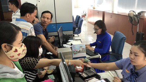 Hơn 1/4 vé tàu tết đã bán trong ngày đầu - Ảnh 1. Hơn 1/4 vé tàu tết đã bán trong ngày đầu - Ảnh 1.