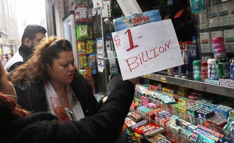 Xổ số jackpot ở Mỹ đạt kỷ lục 1,6 tỉ USD - Ảnh 1. Xổ số jackpot ở Mỹ đạt kỷ lục 1,6 tỉ USD - Ảnh 1.
