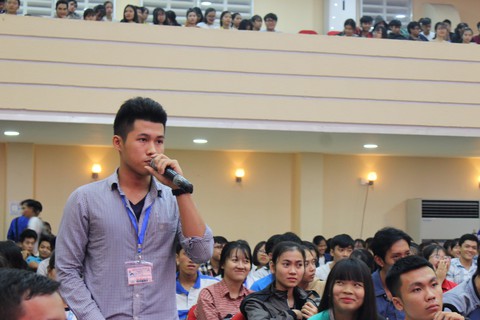 Hơn 400 sinh viên tham gia gala Sắc màu nhân ái - Ảnh 2. Hơn 400 sinh viên tham gia gala Sắc màu nhân ái - Ảnh 2.
