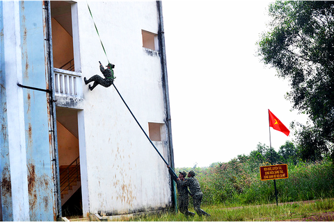 Nữ đặc công - Những bông hồng thép - Ảnh 3.