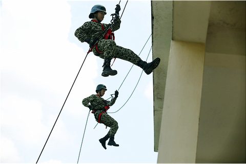 Nữ đặc công - Những bông hồng thép - Ảnh 2.